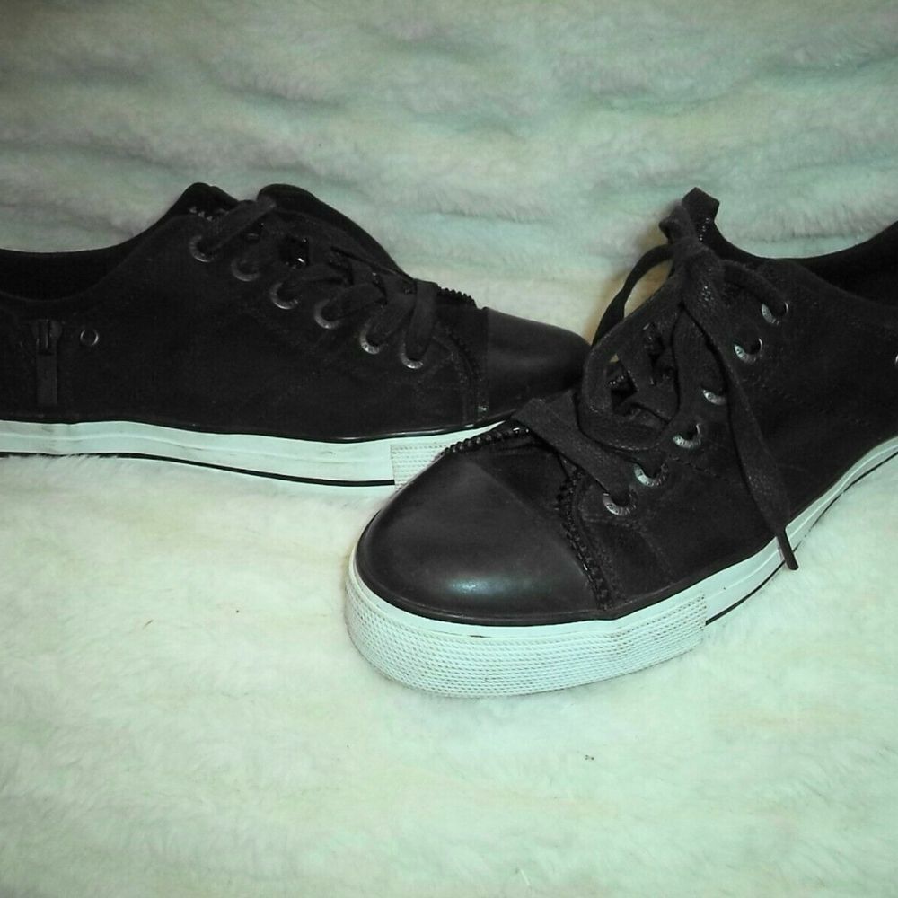 LEVIS SNEAKERS CANVAS LOW CASUAL SKATE SHOES ZIP EX RED TAB BLACK~MENS SIZE 10 - Picture 1 of 8